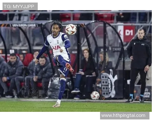 斯彭斯赛后冷落弗兰克图赫尔强调国脚应遵守行为规范 斯彭斯赛后冷落弗兰克图赫尔强调国脚应遵守行为规范