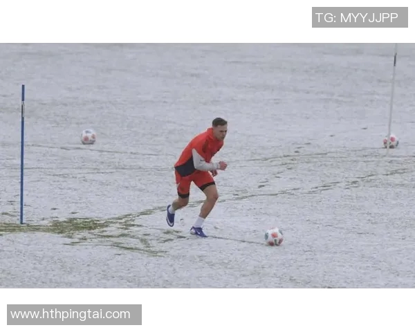 基米希脚踝伤势未愈拜仁官方确认其只能进行独自恢复训练