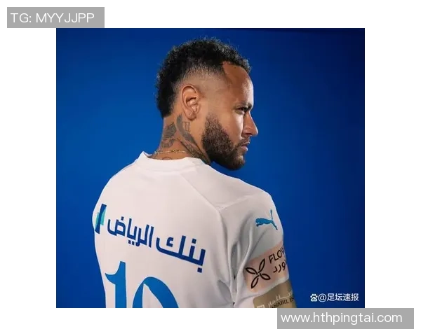 内马尔选择低调风格粉白色LV外套售价4300镑搭配面罩引关注 内马尔选择低调风格粉白色LV外套售价4300镑搭配面罩引关注